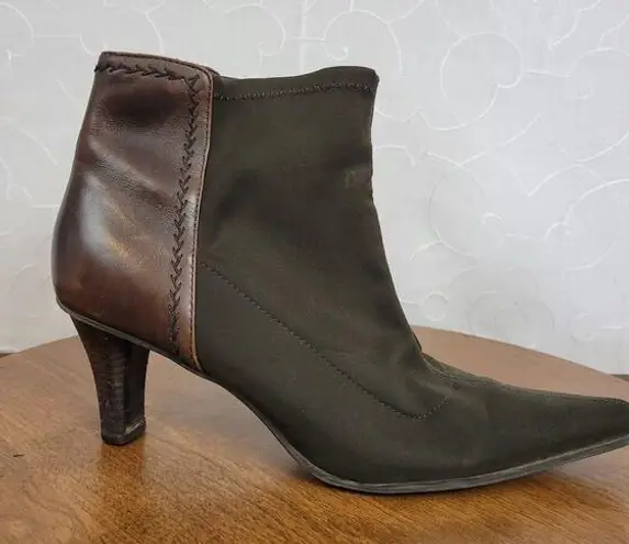 Joan & David Joan David Circa 365 Women's Ankle Boots 9.5 Black Fabric & Leather Pointed Toe