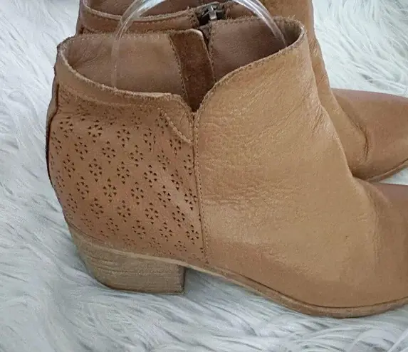 Anthropologie SILENT D X  | Orvis Perforated Booties Tan Caramel | Size 39 / 8.5