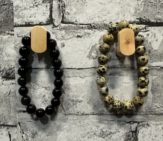 EUC Beaded Bracelet Set Black & Tan with Gift Box