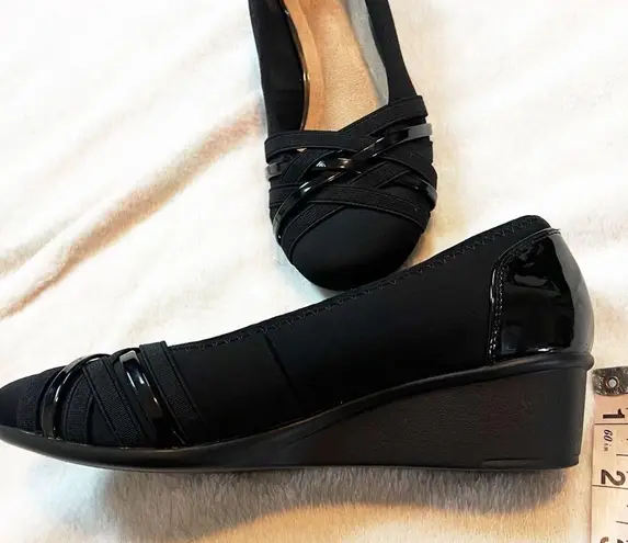 NEW Cliffs By White Mountain Patent Leather Slip On Wedge Pumps Black Size 6