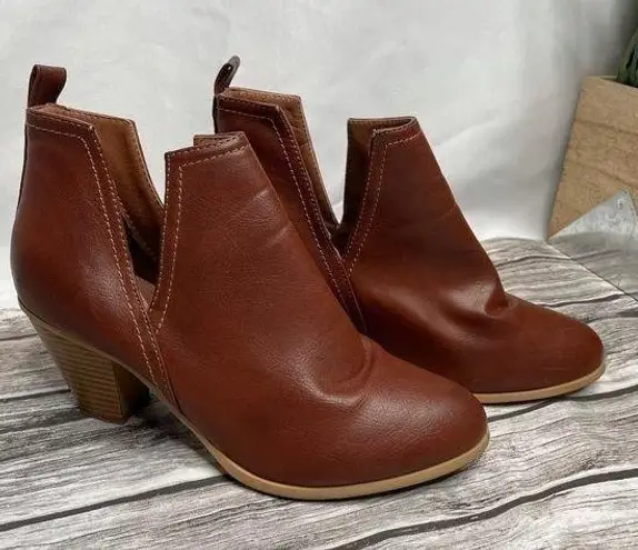 Unbranded Faux Leather Notched Ankle Booties 8.5 Cognac Warm Brown Exposed Ankle Size undefined