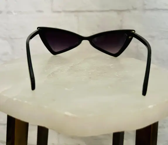 Boutique NEW Retro Cat Eye Sunnies
