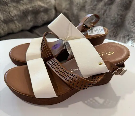 COMTESSA Stylish Women's Brown and White Sandals Size 6.5