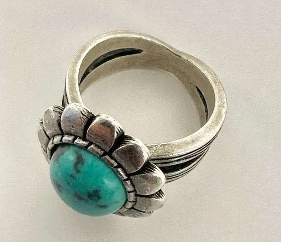 Premier Designs  silver tone and turquoise blue Cabo ring