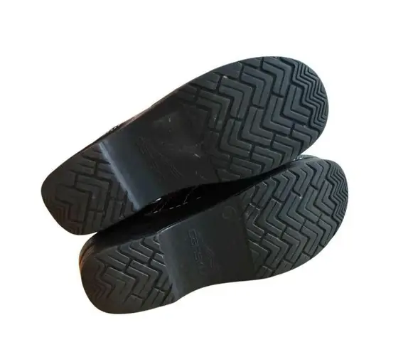 Dansko Black Patent Leather Nursing Clogs Womens Pink Breast Cancer Awareness Ri