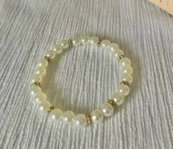 Pearl & Flower Bead Bracelet Vintage “Fleur” Gold Elegant Classic Minimal Pearlcore White