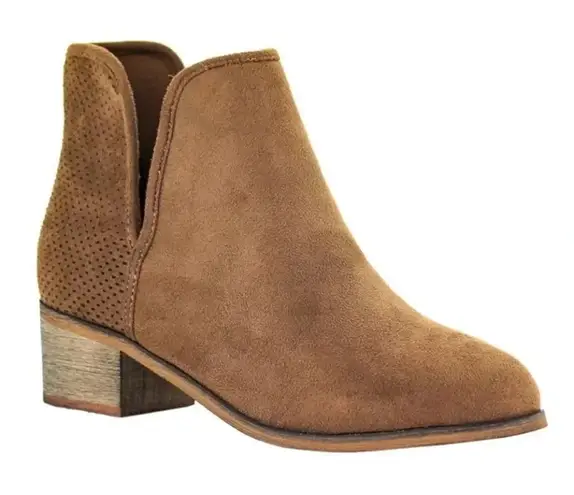 Seven7 Womens Soho Boots, Sand Size 7 GUC!