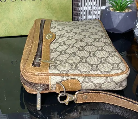 Gucci Authentic  GG Plus Clutch Bag