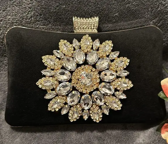 Boutique clutch with cross body strap NWOT