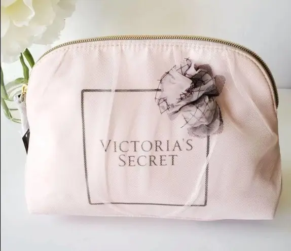 Victoria's Secret  Tease Gardenia Tote+Makeup Bag