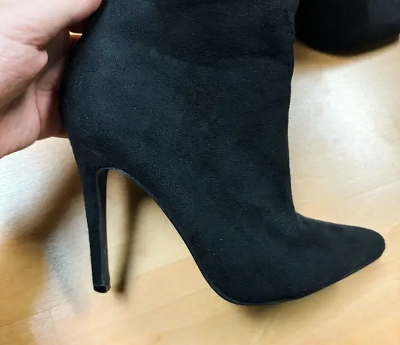 Forever 21 Black Stiletto Heel Ankle Booties