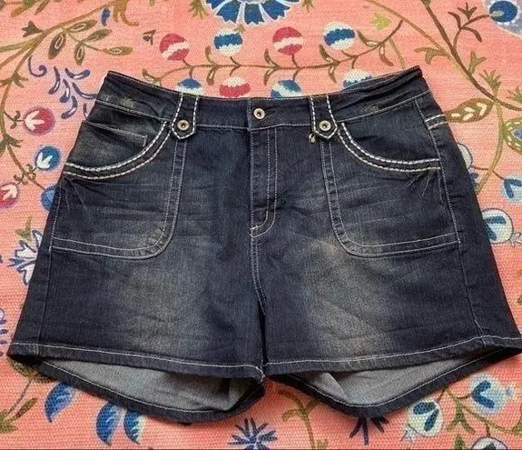 Kiss Therapy Stretch Dark Wash Denim Shorts Blue Size 18