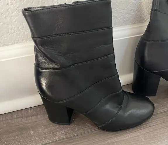 via spiga Black Leather Heeled Booties Size 6.5