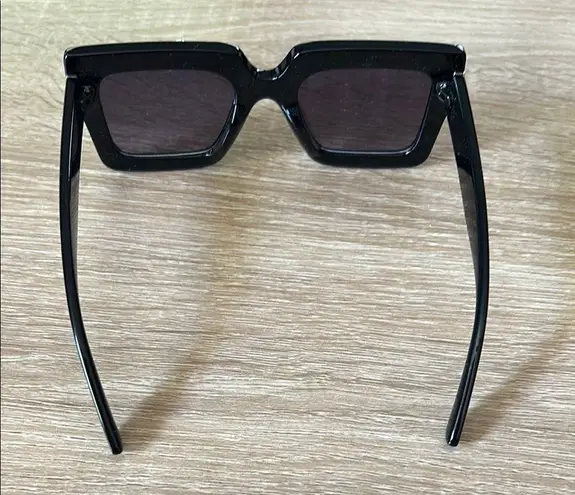 Sleek Black Sunglasses
