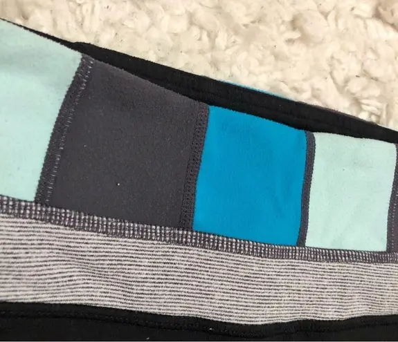 Lululemon  Groove Crop Reversible Yoga Leggings Black Blue 8