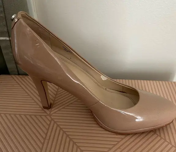 Tahari Heels Gallery Nude Patent Neutral Business Casual Classic Staple