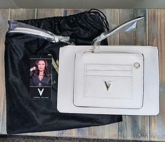 VANESSA WILLIAMS Off White Lush Zip Pouch. NWT