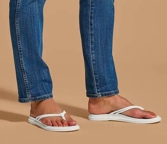 Olukai ‘Aka Sandal Flip Flop Slipper 5 White