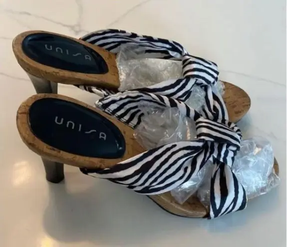 Unisa  Size‎ 8 is very cute 🦓 zebra striped heels. Women's Fashion