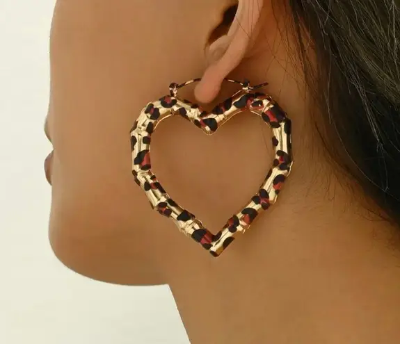 Leopard Print Heart Hoop Earrings – Trendy Animal Print Statement Jewelry Multi