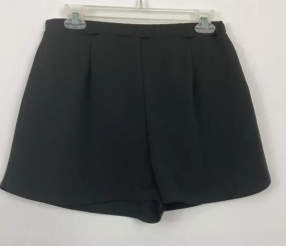 Pretty Little Thing  Black Curve Hem Shorts Size 12