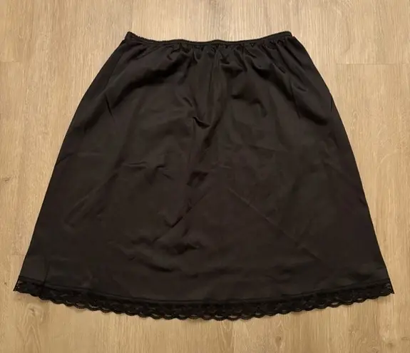 Vintage Warner’s Perfect Measure Half Slip Large 19” Black Antron III Nylon USA