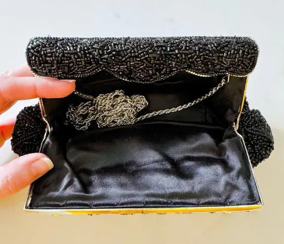 La Regale Scalloped Black Beaded Ornate Evening Clutch Purse, Crossbody Chain