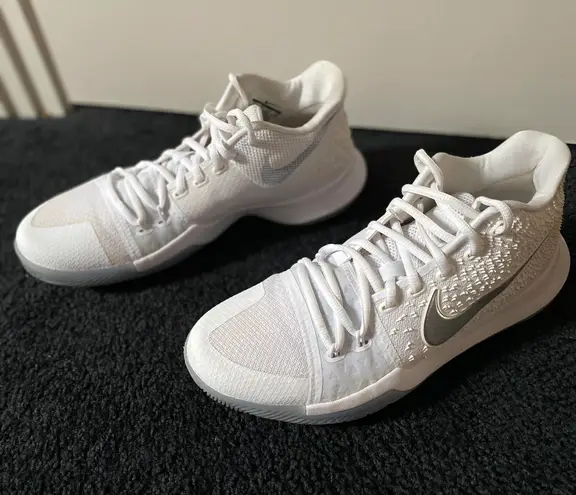 Nike kyrie 3 'white chrome' men's sneakers hot sale