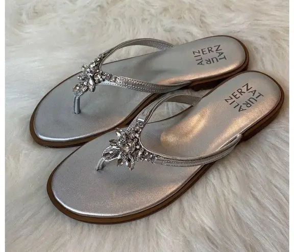 Naturalizer Naturalized “Liliana” Silver Metallic Embellished Flip Flops Sz 7.5M Womens