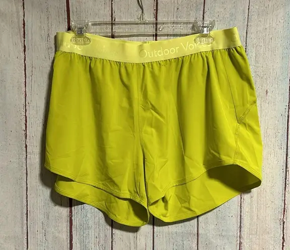 Outdoor Voices NWT  Relay 3” Short