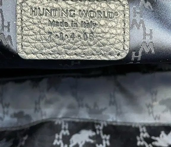 HUNTING WORLD MEDIUM TOTE