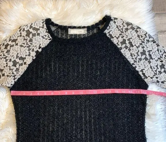 A’Reve long sleeve eyelash sweater with lace sleeves L Black Size L