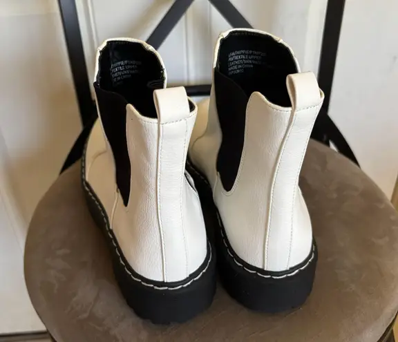 Sincerely Jules NWOB 8.5 White Boots