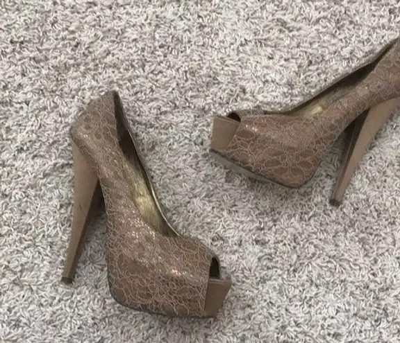 Zigi Soho Lace Platform heels - 8.5