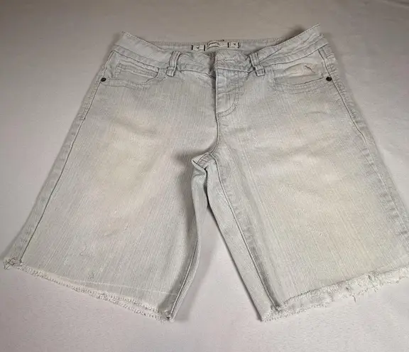 Grane Slim Denim Jean Shorts Light Wash Raw Hem Distressed Size 9 Juniors # Gray