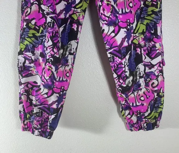 VIP Jeans Graffiti Streetwear Print Stretch Cargo Jogger Pants in Size 7 or 28 White