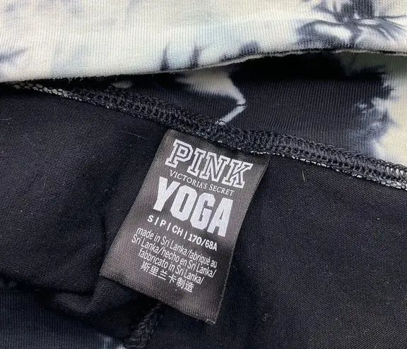 PINK - Victoria's Secret PINK YOGA BY VICTORIAS SECRET BLUE AND BLACK LEGGINGS