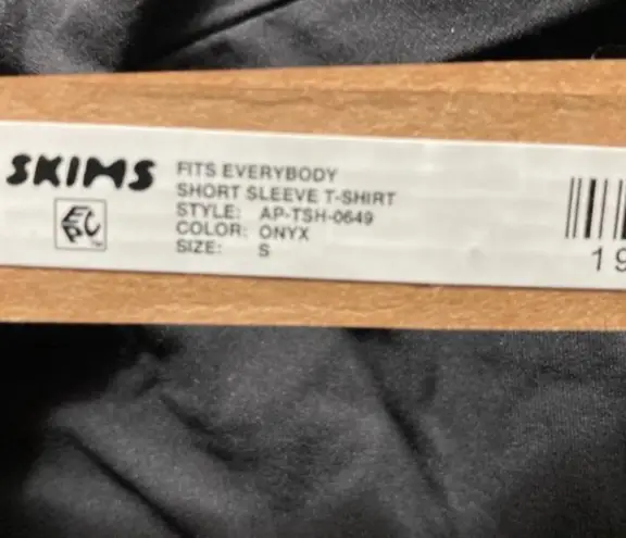 SKIMS Fits Everybody Short Sleeve T-Shirt S
