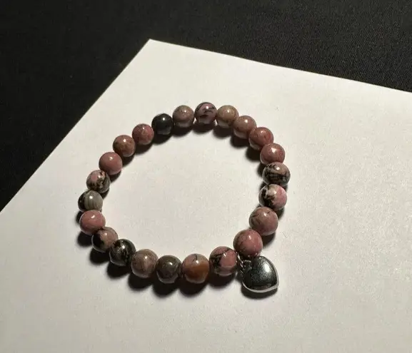 Beaded Semi Precious Gem Stone Stretchy Bracelet 6 3/8 Inch Heart Charm