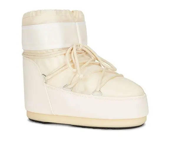 The Moon  BOOT Icon Low Nylon Boot in Cream