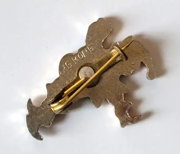 Vintage Dainty Santa Elf Christmas Holiday Pin Brooch Stocking Stuffers Red