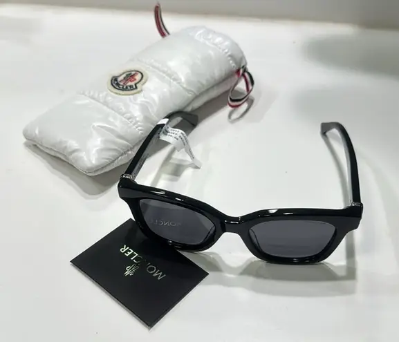Moncler 50MM Square Sunglasses Black