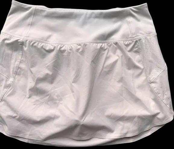 Athleta  WHITE RUN WITH IT TENNIS SKORT (S)