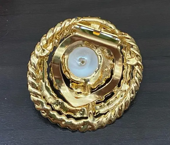 Vintage Unsigned Large Faux Pearl Twisted Rope Gold