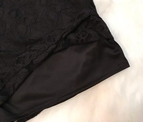 Sunny Leigh black lace pencil skirt Women’s size 4 knee length