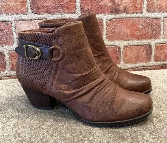 Baretraps Reinella Womens brown heel booties size 9