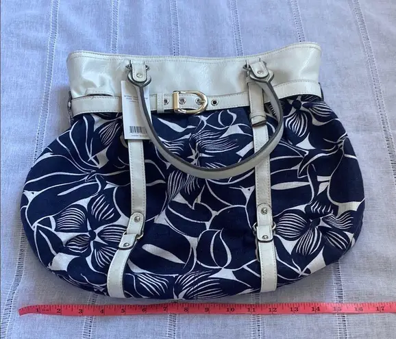 Emilie M NWT Floral Navy and White Shoulder Bag. Blue