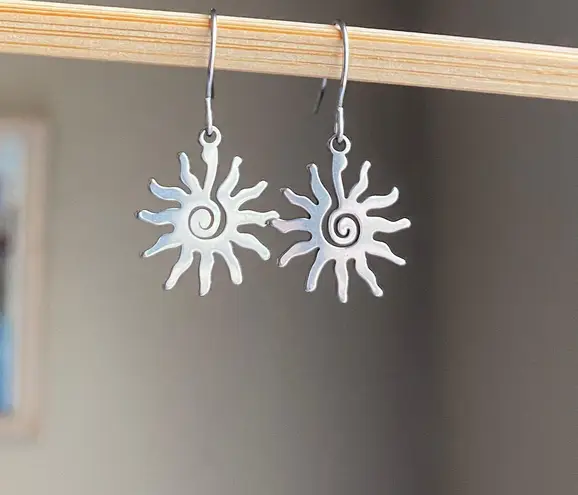Handmade simple retro vintage boho funky hippie style stainless steel sun dangle earrings☀️