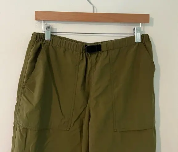 Patagonia Vintage  Women's Green Cargo Straight-Leg Pants