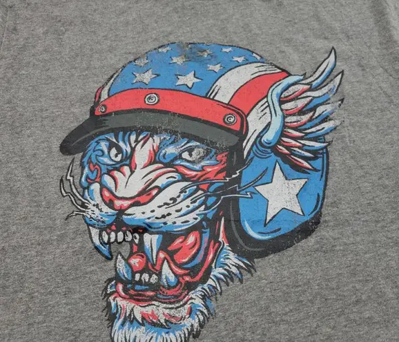 Celebrate Patriotic Shirt Size Large American Flag Motorcycle Helmet Tiger Shirt Unisex T